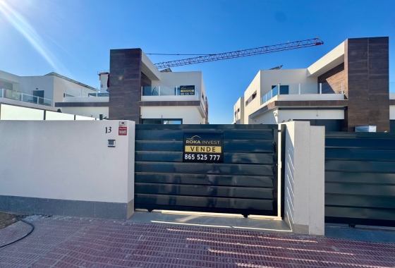 Resale - Villa - Daya Nueva - Centro