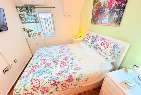 Reventa - Apartamento / piso - Los Montesinos - La Herrada