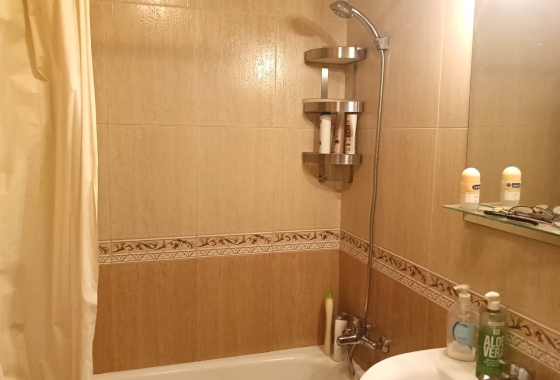 Reventa - Apartamento / piso - Los Montesinos - Urbanizacion montesol