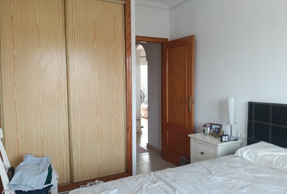 Reventa - Apartamento / piso - Los Montesinos - Urbanizacion montesol