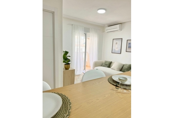 Herverkoop - Appartement / flat - Torrevieja - LA LOMA