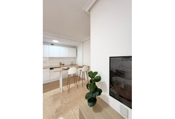 Herverkoop - Appartement / flat - Torrevieja - LA LOMA
