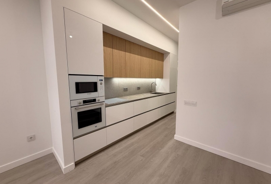 Resale - Apartment / flat - Torrevieja - Playa del Cura