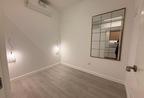 Resale - Apartment / flat - Torrevieja - Playa del Cura