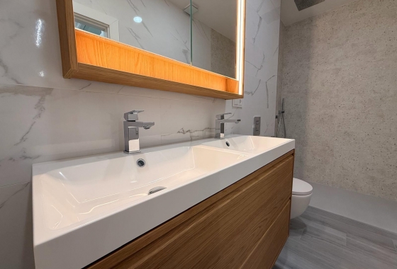 Resale - Apartment / flat - Torrevieja - Playa del Cura