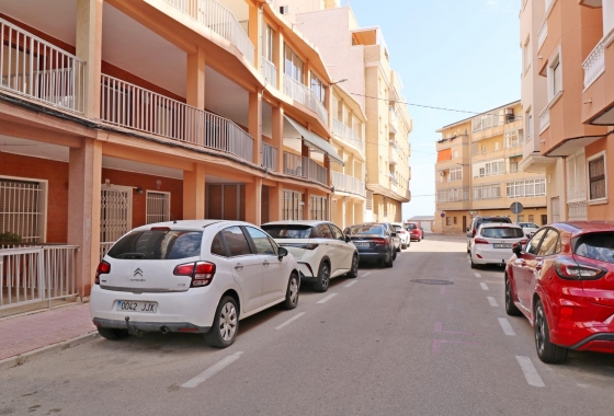 Resale - Apartment / flat - Torrevieja - La Mata Pueblo