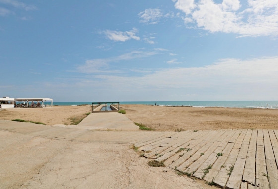 Resale - Apartment / flat - Torrevieja - La Mata Pueblo