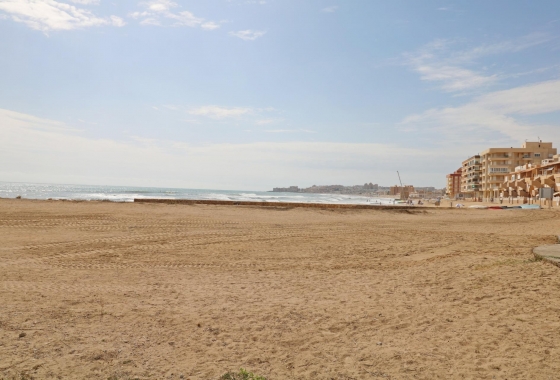 Resale - Apartment / flat - Torrevieja - La Mata Pueblo