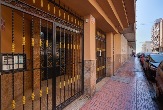 Herverkoop - Appartement / flat - Torrevieja - Centro