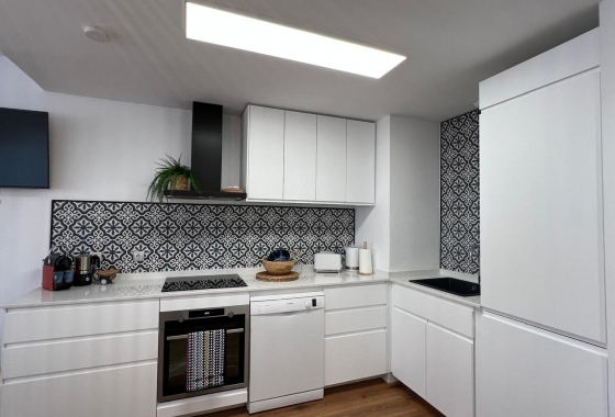 Resale - Apartment / flat - Torrevieja - La Mata