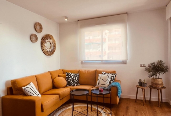 Resale - Apartment / flat - Torrevieja - La Mata