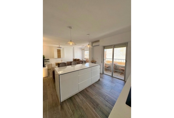 Resale - Apartment / flat - Torrevieja - Costa Blanca
