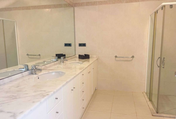 Resale - Apartment / flat - Benissa Costa - Costa Blanca