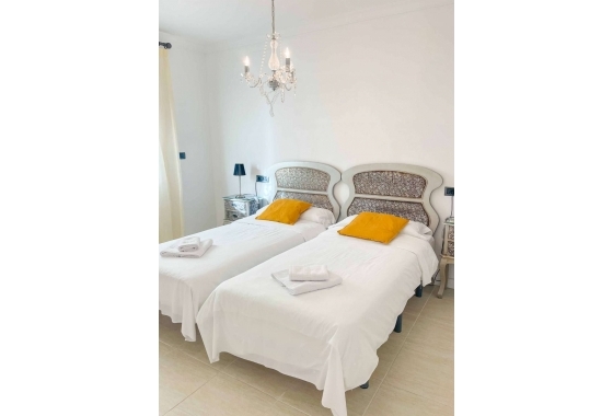 Resale - Apartment / flat - Benissa Costa - Costa Blanca