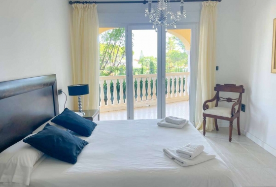 Resale - Apartment / flat - Benissa Costa - Costa Blanca