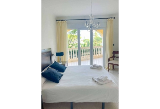 Resale - Apartment / flat - Benissa Costa - Costa Blanca