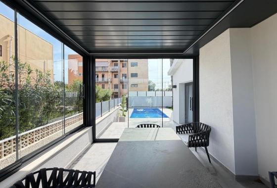 Herverkoop - Villa - Torrevieja - Punta Prima