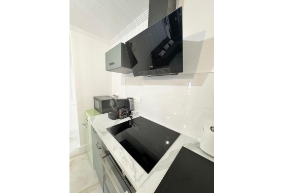 Resale - Apartment / flat - Torrevieja - Centro
