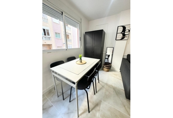 Resale - Apartment / flat - Torrevieja - Centro