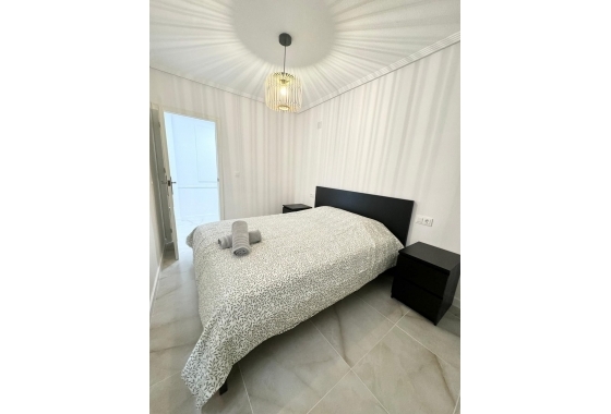 Resale - Apartment / flat - Torrevieja - Centro