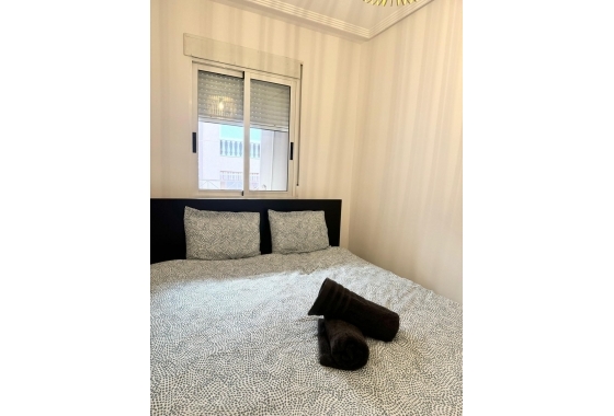 Resale - Apartment / flat - Torrevieja - Centro