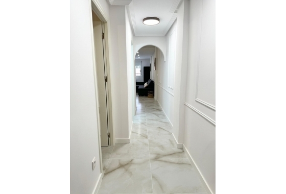 Resale - Apartment / flat - Torrevieja - Centro