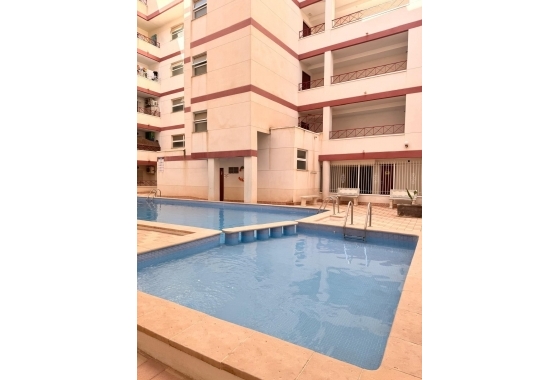 Resale - Apartment / flat - Torrevieja - Centro