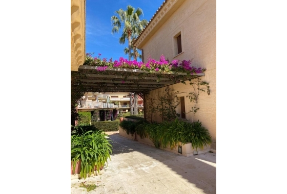 Resale - Apartment / flat - Benissa Costa - Costa Blanca