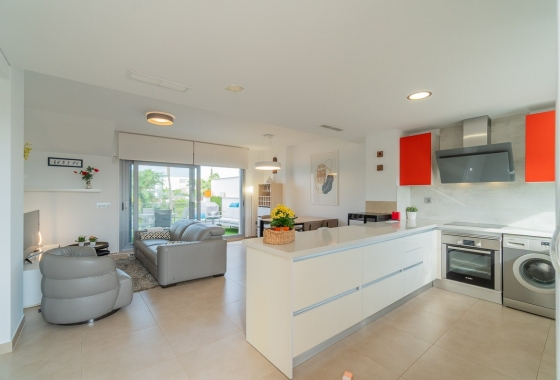Resale - Bungalow - Orihuela - Inland