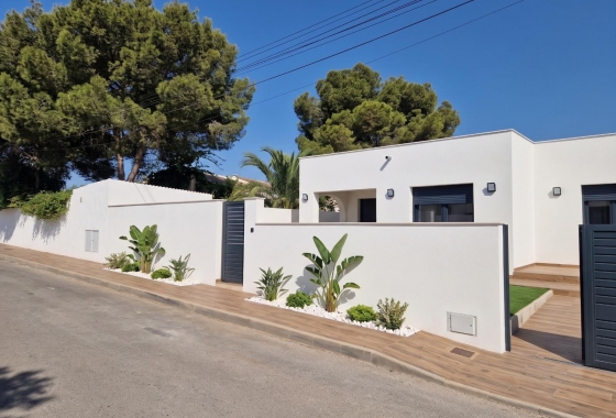 Revente - Villa - Torrevieja - Los Balcones - Los Altos del Edén