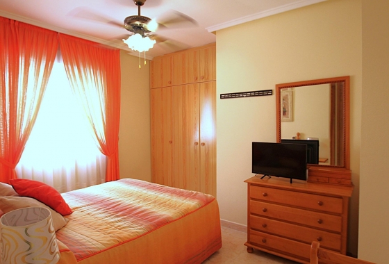 Reventa - Apartamento / piso - Torrevieja - Las Piscinas Naturales