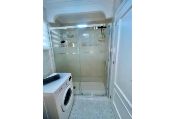 Reventa - Apartamento / piso - Torrevieja - Estacion De Autobuses