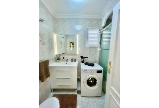 Reventa - Apartamento / piso - Torrevieja - Estacion De Autobuses