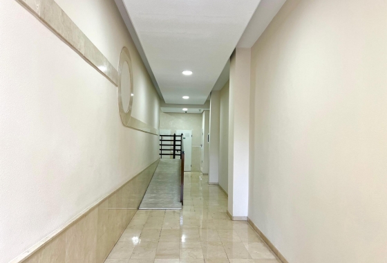 Herverkoop - Appartement / flat - Torrevieja - Puerto Deportivo