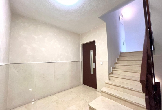 Herverkoop - Appartement / flat - Torrevieja - Puerto Deportivo