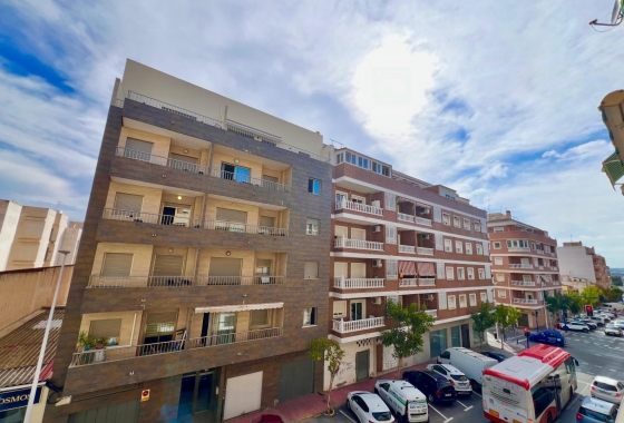 Herverkoop - Appartement / flat - Torrevieja - Puerto Deportivo