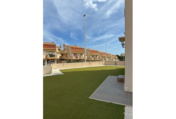 Herverkoop - Bungalow - Orihuela Costa - La Zenia