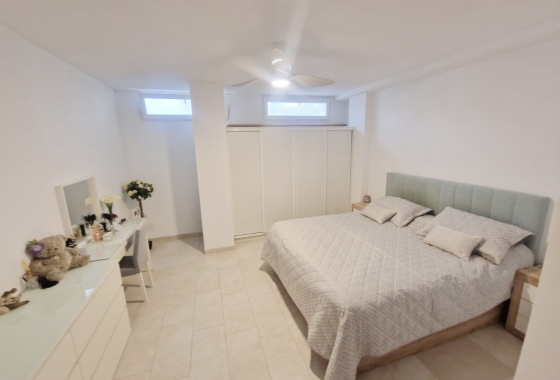 Resale - Apartment / flat - Guardamar del Segura - SUP-7 & Port Area