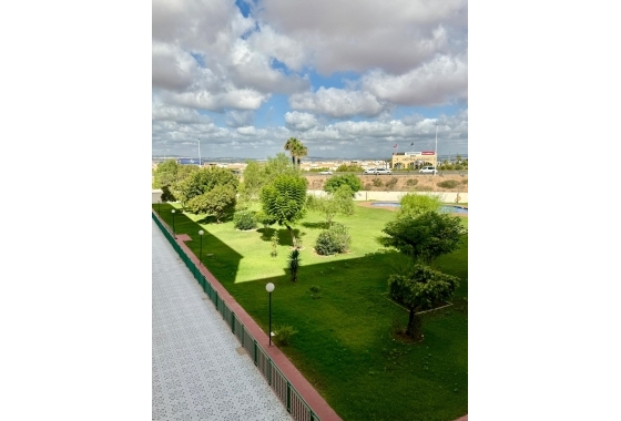 Resale - Apartment / flat - Torrevieja - PARQUE DE LAS NACIONES