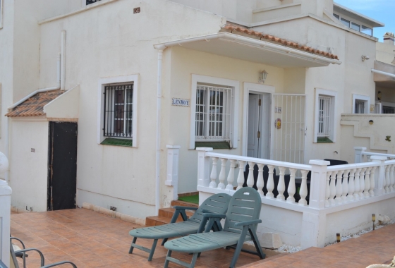 Перепродажа - Таунхаус - Orihuela Costa - La Zenia