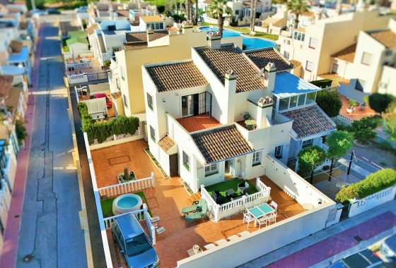 Перепродажа - Таунхаус - Orihuela Costa - La Zenia