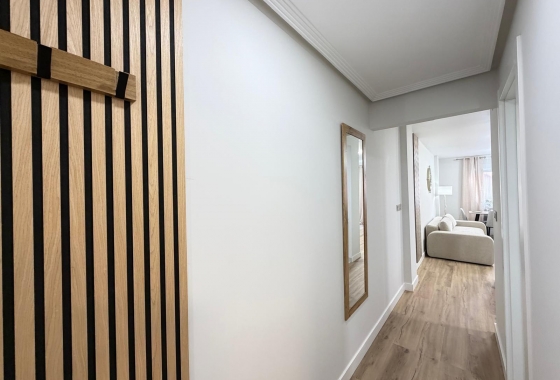 Wiederverkauf - Wohnung - Torrevieja - Centro