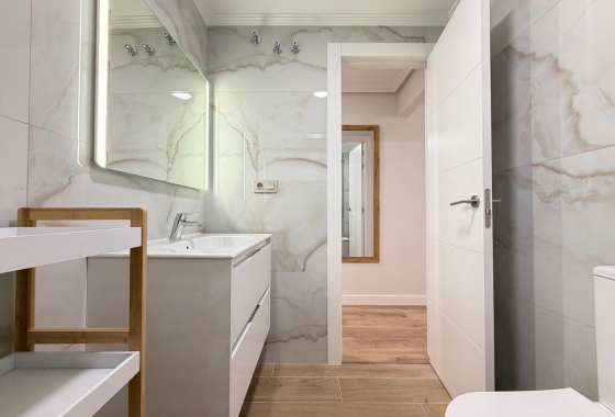 Wiederverkauf - Wohnung - Torrevieja - Centro