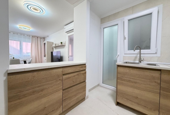 Wiederverkauf - Wohnung - Torrevieja - Centro