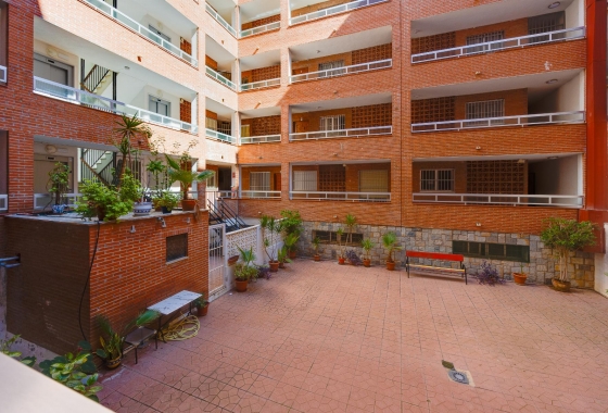 Resale - Apartment / flat - Torrevieja - Costa Blanca