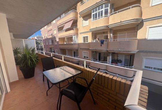 Resale - Apartment / flat - Torrevieja - Estacion De Autobuses