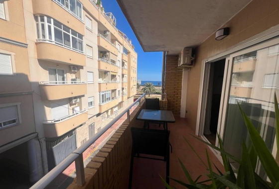 Resale - Apartment / flat - Torrevieja - Estacion De Autobuses