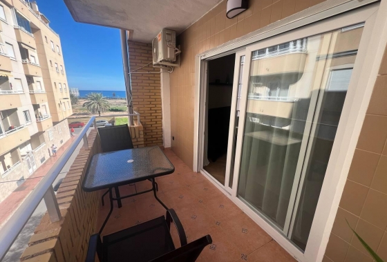 Resale - Apartment / flat - Torrevieja - Estacion De Autobuses
