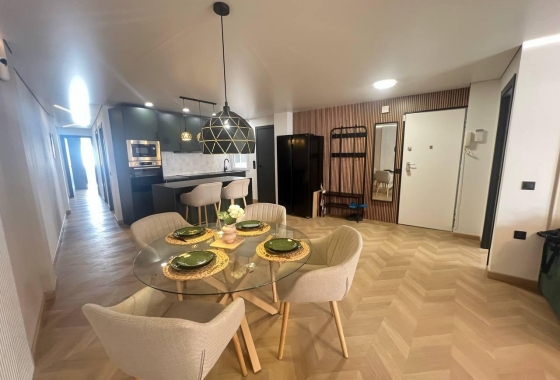 Resale - Apartment / flat - Torrevieja - Estacion De Autobuses