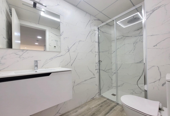 Resale - Apartment / flat - Torrevieja - Playa del Cura